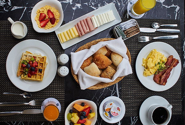 Desayuno buffet de Lunes a Domingos-Hotel Estelar | Cuponatic