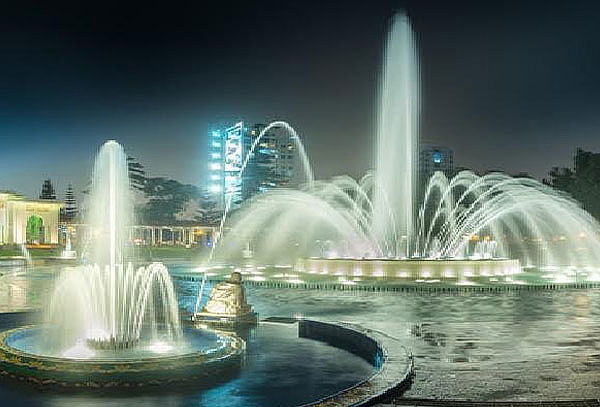 Lima de Noche y Circuito Mágico del Agua - MIRABUS
