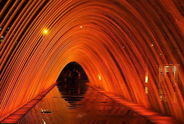 Lima de Noche y Circuito Mágico del Agua - MIRABUS