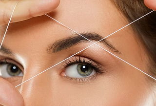 Depilación de Rostro Hindú + Planchado y Perfilado de Cejas 