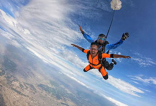 ¡Salto Desde Avión en Vuelo con Instructor de Paracaidismo!