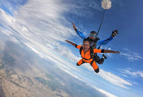 ¡Salto Desde Avión en Vuelo con Instructor de Paracaidismo!