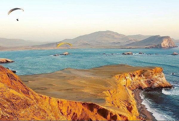 Trek Paracas-Perú Guiado incluye transporte desde Turicentro