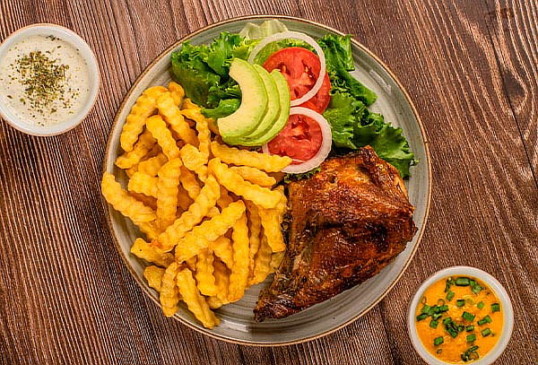 LA PANKA - 1/4 de Pollo a la Brasa + Papas + Ensalada