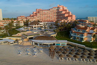 5D/4N CANCÚN para DOS en Caracol Vacation Resort  + 2 Menores + Traslado y Más