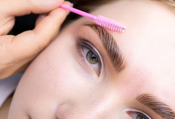 LashLifting de Pestañas + Laminado de Cejas y Más en URMA