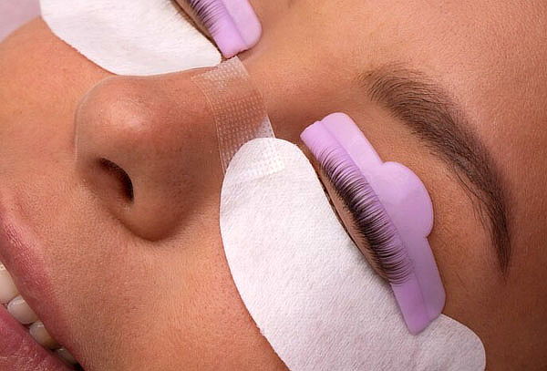 LashLifting de Pestañas + Laminado de Cejas y Más en URMA