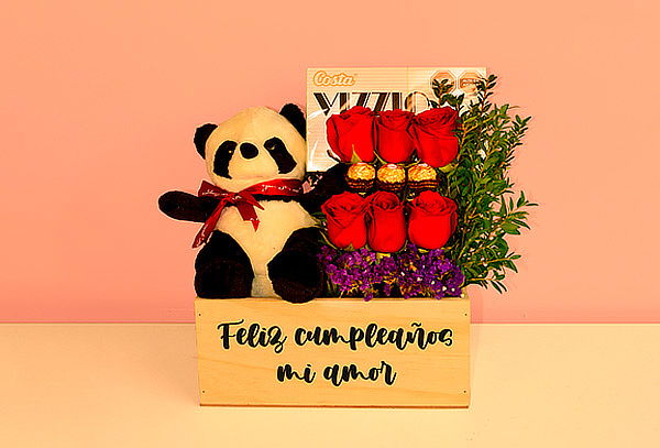Arreglo de Flores + Peluche Panda + Chocolates 