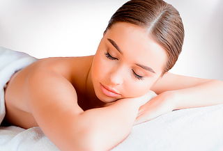 30 Minutos de Masajes + Manicure En Soho Color Salón & Spa