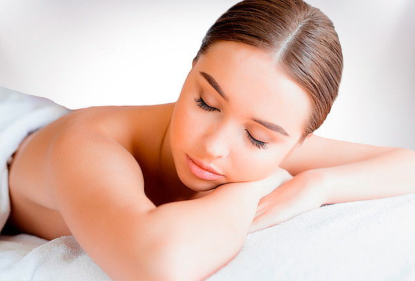 30 Minutos de Masajes + Manicure En Soho Color Salón & Spa