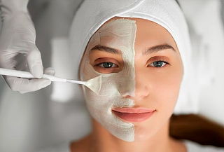 Limpieza Facial Profunda con Extracción en Blunt Spa