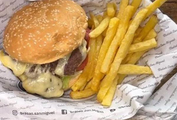 Barra libre de Pollo a la Brasa, Alitas, Hamburguesas y Más