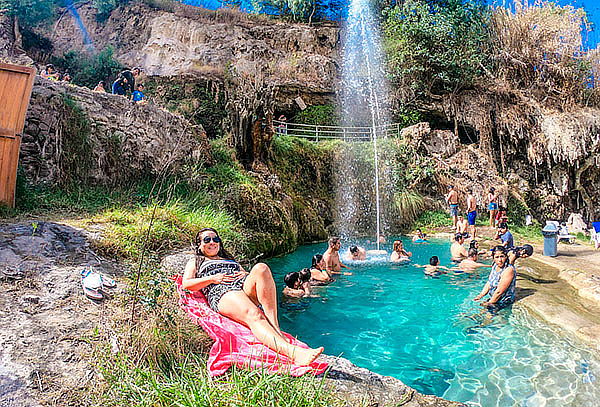 ¡Disfruta de las Aguas Termales! Aventura en Churín y Más