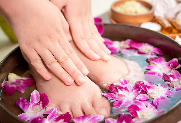 Manicura + Pedicura + Exfoliación en Vanidozza Salon & Spa