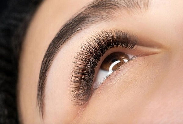 Pack Glow Up:  Lash lifting + Laminado de cejas + Hidralips 