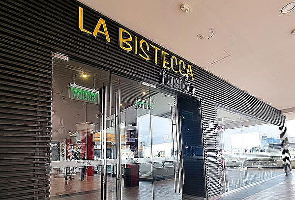 LA BISTECCA FUSIÓN: Almuerzo o Cena Buffet + Bebida + Postre