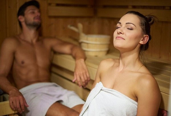 Sauna y Masaje Antiestrés Corporal Completo con Exfoliación