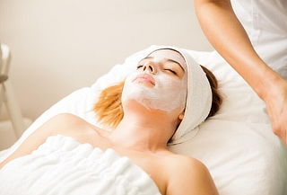 Limpieza Facial y Exfoliación Corporal Completa Aparatología