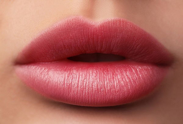 Micropigmentación de labios + Neutralización