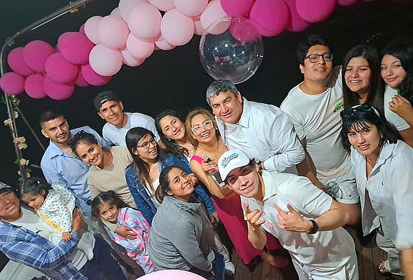 Fiesta en Yate + Welcome Drink +  Juegos y Más Para Dos