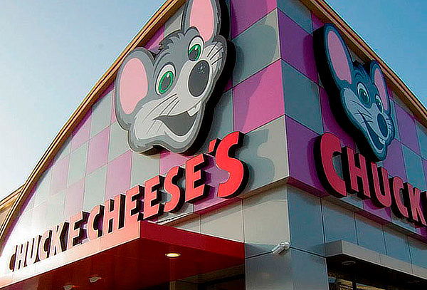 Juega 1 Hora en Chuck E. Cheese + Tarjeta PlayPass 