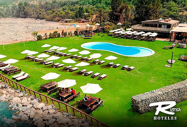 Rústica Santa Eulalia: 1 Noche para 2 o 4 Personas + Piscina