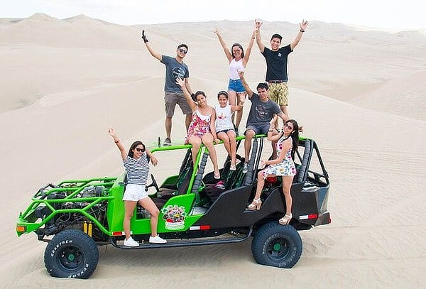 Vino, Pisco y Buggies  en Huacachina