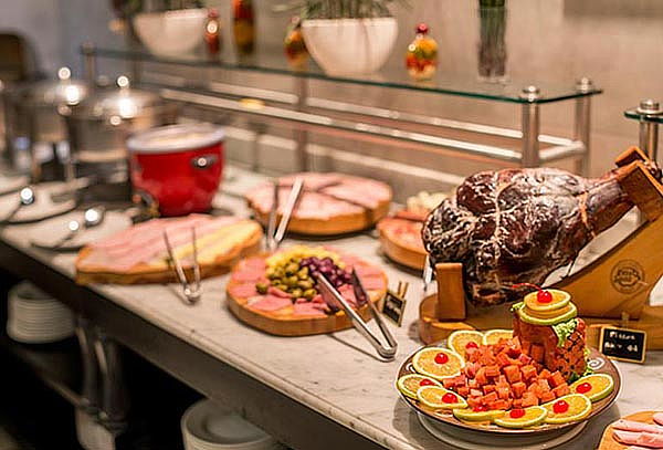 LA BISTECCA Cena Buffet + Bebida