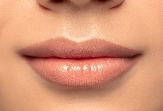 Neutralización de labios
