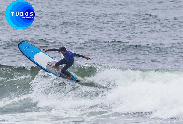 Clase de Surf 1 hora y media + Equipo + Seguro y Más en TSS 