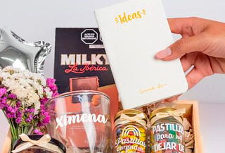 Sorprende con 1 Gift Box de Regalo Personalizable  