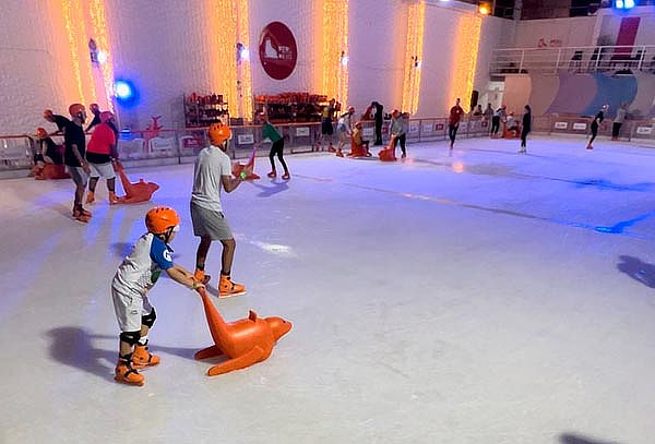 ¡Patinaje en Hielo! 25 Minutos de Diversión Familiar