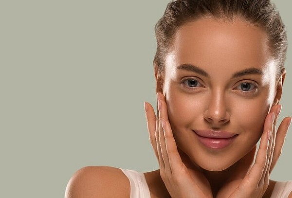 Facial Premium con Hidrofacial, Punta de Diamante, Luz Led