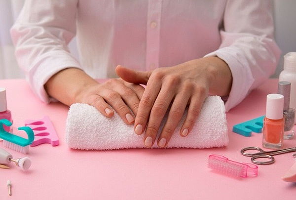 Manicure Clásica + Francesa 