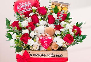 Arreglo Floral I love You + Peluches + Chocolates +Globo 