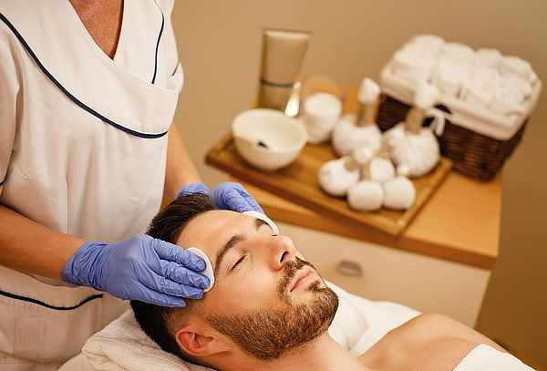 Limpieza Facial Masculina Punta de Diamante + Fototerapia