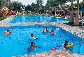 Entrada + Piscina + Plato de Fondo y Mas