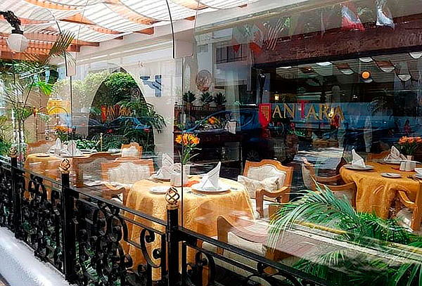 Buffet Desayuno: Frutas, Jugos, Snacks y Platos Calientes