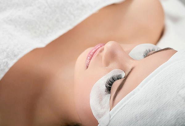 Limpieza Facial + Lifting Pestañas + Planchado Cejas 