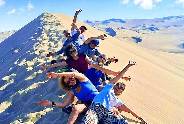 Tour 2D/1N: Paracas, Huacachina, Viñedos + Hotel con Piscina