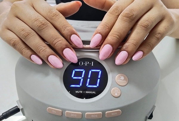 Manicure + Esmaltado en Gel Color OPI con Lámpara UV 