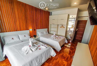 1 o 2 Noches + Desayunos + Piscina y Más en Hotel La Fogata 