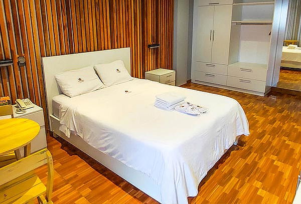 1 o 2 Noches + Desayunos + Piscina y Más en Hotel La Fogata 
