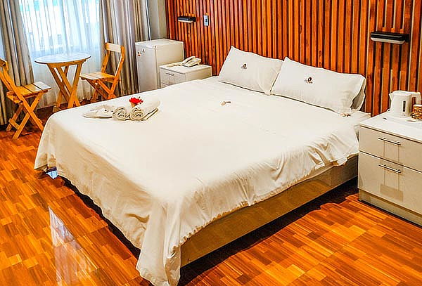 1 o 2 Noches + Desayunos + Piscina y Más en Hotel La Fogata 