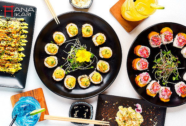 36 Makis Tradicional y Especial + 2 Mega Cocteles XL