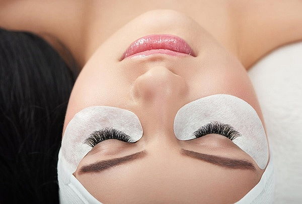 Lifting de Pestañas + Depilación de Cejas
