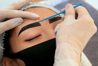 Pigmentación de Cejas con Henna + Diseño + Perfilado