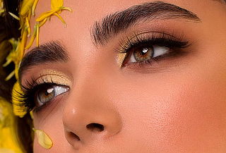 Extensión de Pestañas + Laminado & Perfilado de Cejas y Mas