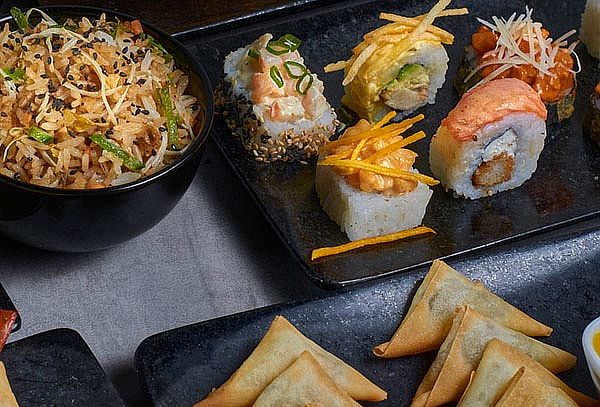 Full Barra Libre de Makis +Bebida y Más en Oshi 
