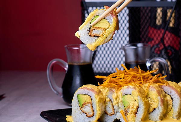 50 Cortes de MAKIS Sabores a Elección  en Oshi Sushi Perú Fu